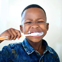 Charger l'image dans la galerie, Brosse à dents manuelle Frozen pour enfants 3 Ans + ORAL B