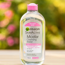 Charger l'image dans la galerie, Garnier Eau Micellaire Nettoyant Visage Peaux Sensibles 700ML GARNIER
