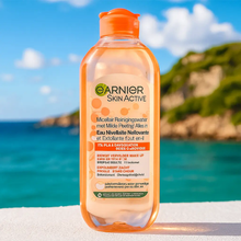 Charger l'image dans la galerie, Garnier SkinActive Eau Micellaire Nettoyante et Exfoliante Tout-en-1 - 400ml GARNIER