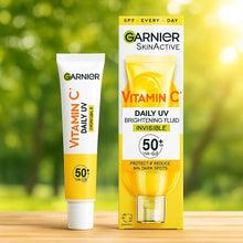 Charger l'image dans la galerie, Garnier Vitamine C Fluide éclaircissant invisible, SPF50, Pour tous les types de peau, 40ml GARNIER