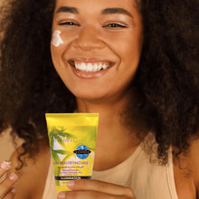 Charger l'image dans la galerie, Lait embellisseur de peau Clear Essence Lemon Plus Vitamine C clear essence