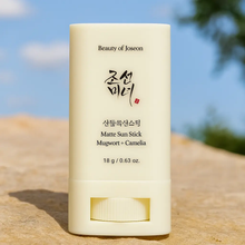 Charger l&#39;image dans la galerie, Beauty of joseon Matte Sun Stick Muwort Camelia 18G BEAUTY OF JOSEON
