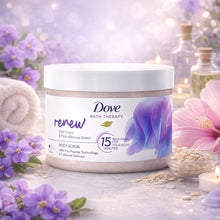 Charger l'image dans la galerie, Gommage Corps Dove Bath Therapy Renew Violette Sauvage &amp; Hibiscus — 295 ml