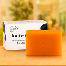 Charger l&#39;image dans la galerie, KOJIE SAN Savon Clarifiant et Nettoyant  pour la peau 135 KOJIE SAN
