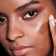 Charger l&#39;image dans la galerie, Max Factor Miracle Fond de Teint Hybride Seconde Peau SPF20 - 30ml 09 Tan max factor x

