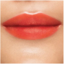 Charger l&#39;image dans la galerie, REVLON Kiss Cushion Lip Tint, 250 Hight End Coral REVLON
