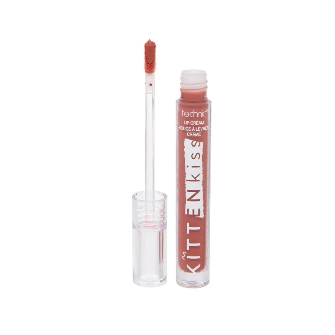 Rouge à lèvres liquide Kitten Kiss Twice Shy technic