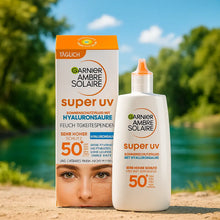 Charger l&#39;image dans la galerie, Super UV Fluide hydratant à l’acide hyaluronique SPF 50+ GARNIER
